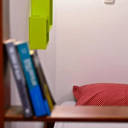 Studio Apartments شقة *