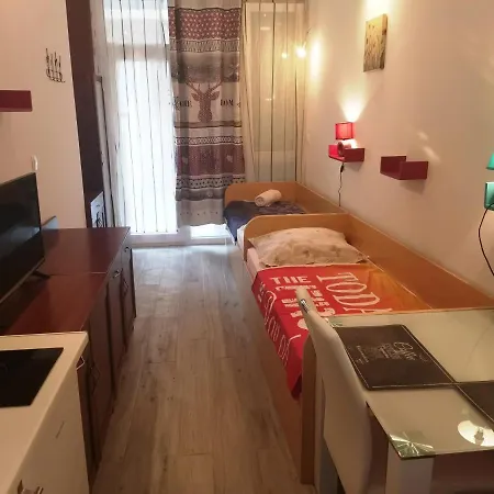Studio Apartments شقة *