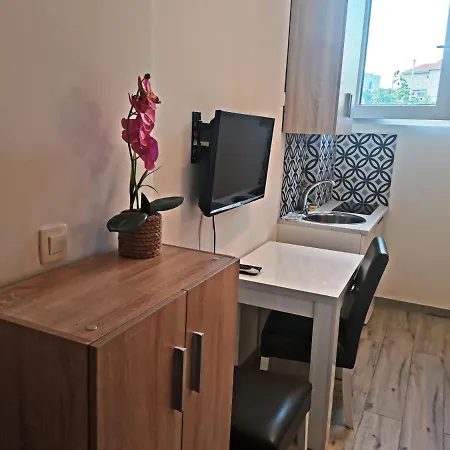 شقة Studio Apartments سبليت